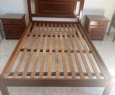 CASA EM GRUSSAÍ EM NA RUA BONGAUVILE ESQUINA COM AV. CHRIS.