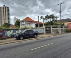 CASA PARA FINS COMERCIAIS NA AVENIDA 28 DE MARÇO
