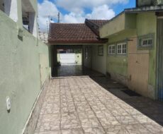 CASA NA RUA CASA NA RUA AUGUSTO BESSA Nº 339, TURF CLUB A 70,00 METROS DA 28 DE MARÇO.
