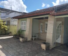 CASA NA RUA CASA NA RUA AUGUSTO BESSA Nº 339, TURF CLUB A 70,00 METROS DA 28 DE MARÇO.