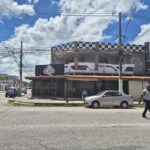 PRÉDIO NA AVENIDA PRINCESA ISABEL ESQUINA COM AURINO TAVARE NO PARQUE ROSÁRIO.