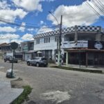 PRÉDIO NA AVENIDA PRINCESA ISABEL ESQUINA COM AURINO TAVARE NO PARQUE ROSÁRIO.