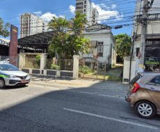 CASA NA RUA TENENTE CORONEL CARDOSO, Nº , CENTRO (ao lado do Hortifruti)