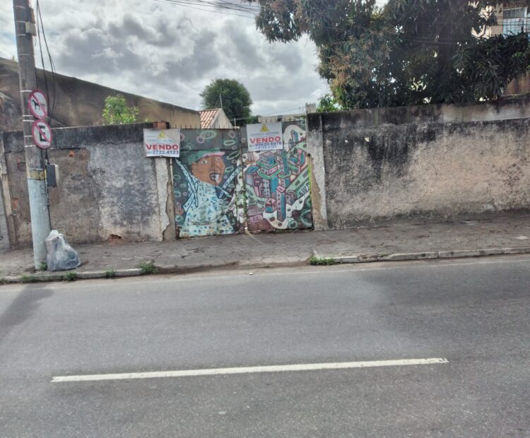 TERRENO NA 28 DE MARÇO ATÉ A RUA YPIRANGA DE APROXIMADAMENTE 700,00 M². Medidas: 12,00 X 58,00.