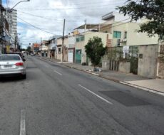 TERRENO NA 28 DE MARÇO ATÉ A RUA YPIRANGA DE APROXIMADAMENTE 700,00 M². Medidas: 12,00 X 58,00.
