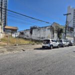 EXELENTE TERRENO DE 400 M² RUA MARECHAL DEODORO Nº 234, CENTRO QUASE ESQUINA DA RUA IPIRANGA À 70,00 DA 28 DE MARÇO, POSIÇÃO NASCENTE.