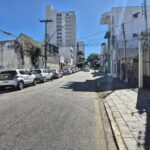 EXELENTE TERRENO DE 400 M² RUA MARECHAL DEODORO Nº 234, CENTRO QUASE ESQUINA DA RUA IPIRANGA À 70,00 DA 28 DE MARÇO, POSIÇÃO NASCENTE.