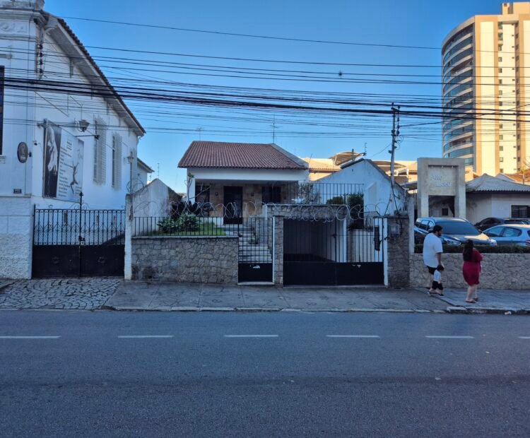 Casa na Rua Barão da Lagoa Dourada, Alto do Liceu