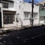CASA/SOBRADO NA RUA 21 DE ABRIL Nº 93, CENTRO, FRENTE PARA O NASCENTE..